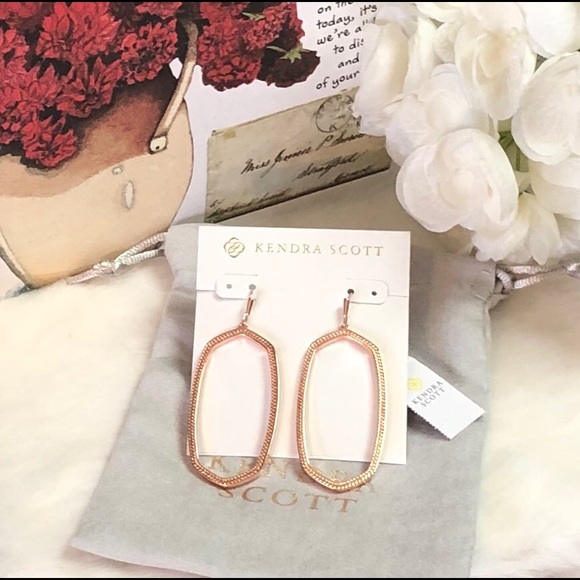 Kendra Scott Jewelry - NWT KENDRA SCOTT ELLE ROSE GOLD DROP EARRINGS